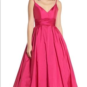 MAC DUGGAL V-Neck Magen Taffeta Ballgown
